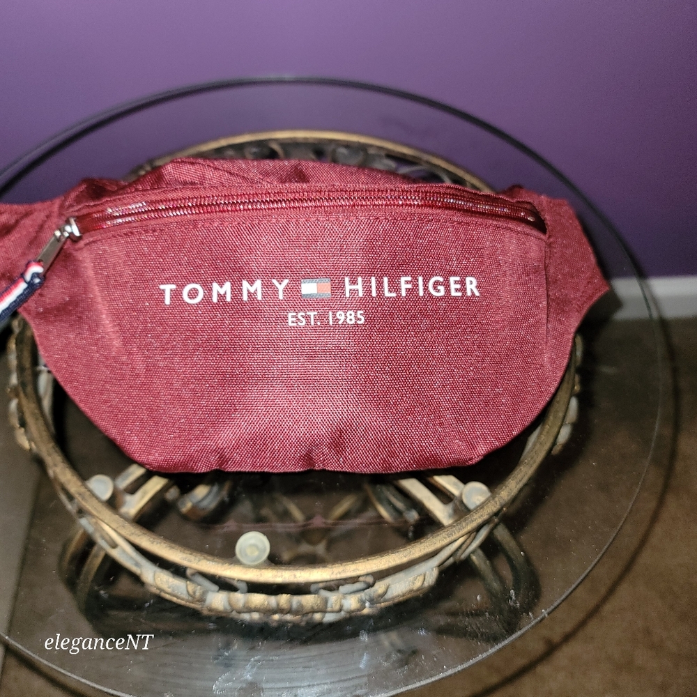 Tommy Hilgiger Unisex Burgundy Fanny Pack Waist / Over Shoulder Bag NWT - Picture 8 of 9